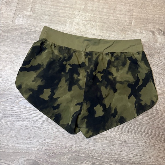 •VRST• CAMO RUNNING SHORTS - Picture 5 of 5
